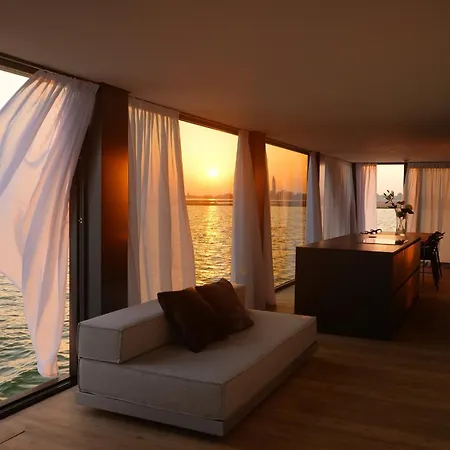 Aqva The Exclusive Water Loft In Tekne *